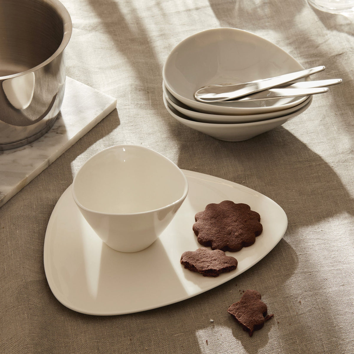 Alessi Theekop Colombina FM10/78 op tafel