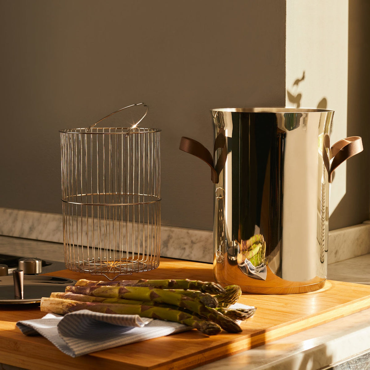 Alessi Aspergepan Edo PU309 op tafel