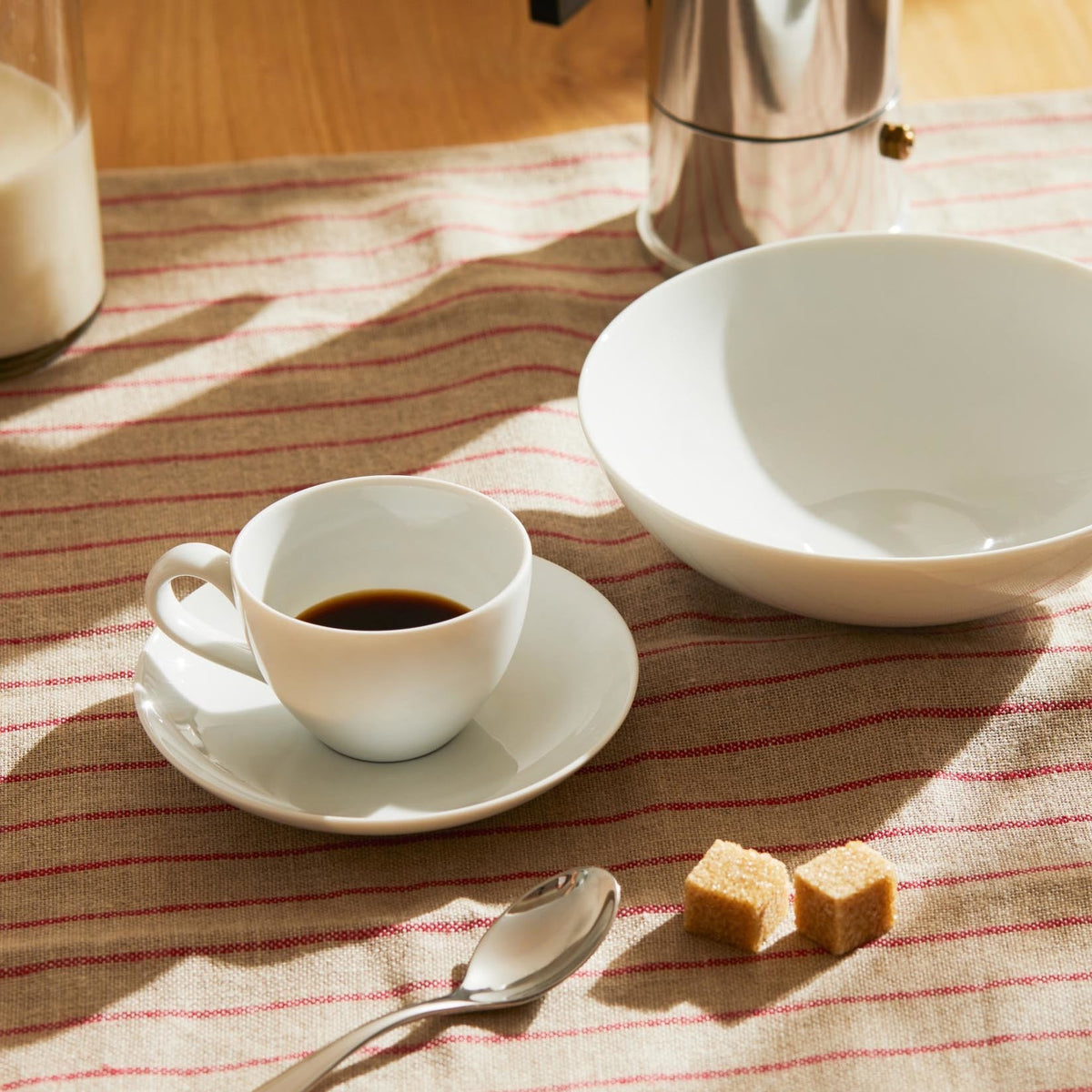 Alessi Kleine kom Mami SG53/54 op tafel