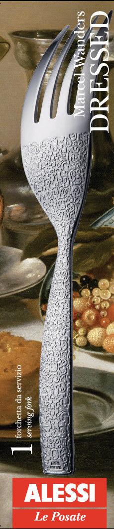 Alessi Dressed serveervork, detail van reliëf aan achterzijde