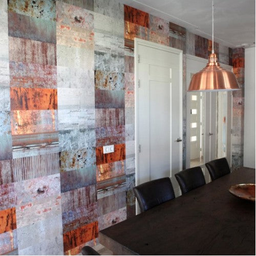 Patine behang van Design Daily's, roestpatroon in oranje, grijs en bruin