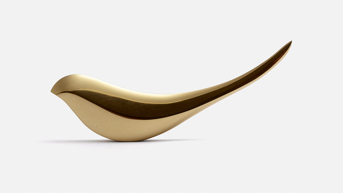 +d Birdie briefopener van Yohei Oki, massief messing in vogelvorm