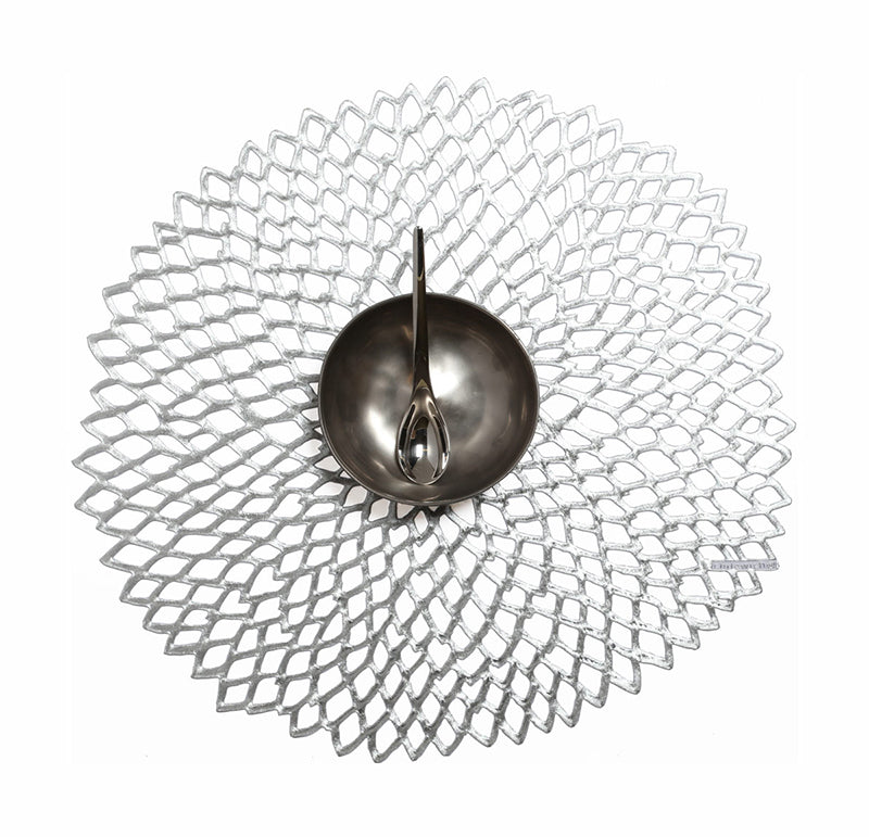 Chilewide Dahlia placemat in silver, open texture, round shape