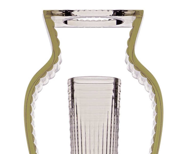 Kartell I Shine voorraadvaas in groen glas, detail van de gegolfde hals