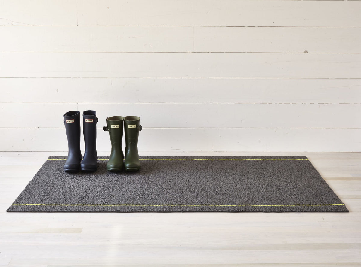 Chilewich doormat, grey with yellow stripe, design Sandy Chilewich
