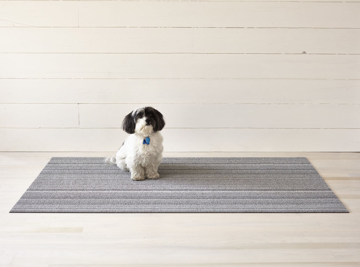 Chilewich deurmat Skinny Stripe Shadow, grijs gestreept, 46 x 71 cm