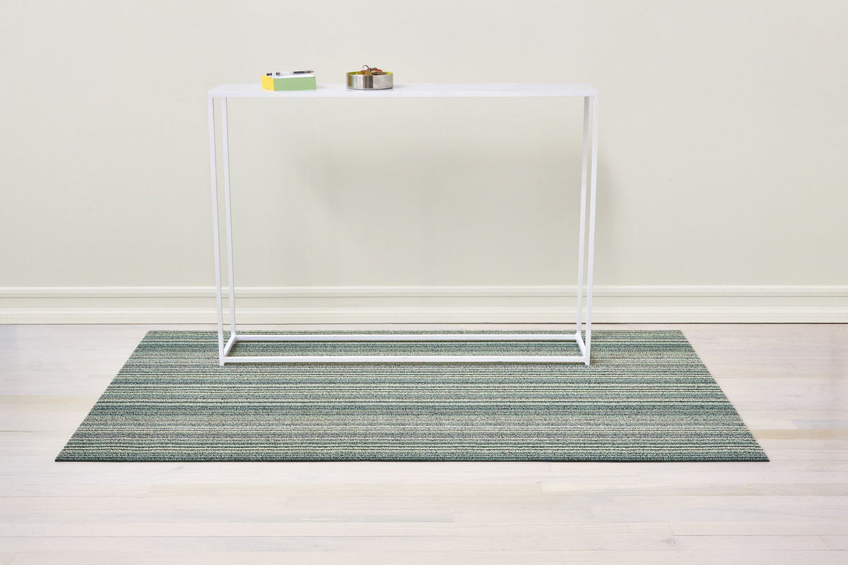 Chilewich deurmat Skinny Stripe Spearmint, gestreept in groentinten, 46 x 71 cm