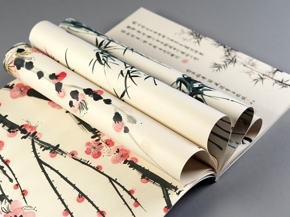 Chinese Art inpakpapier, uitgevouwen vellen met bloesem- en bamboemotief