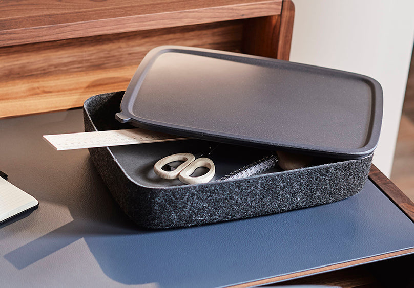 Scatola opbergbox uit dezelfde serie, deksel deels geopend met inhoud zichtbaar