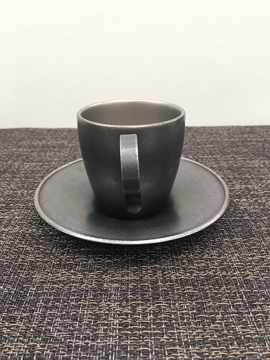 Aoyoshi Baguette koffie-kop en schotel in Vintage zwart, detail van het handvat