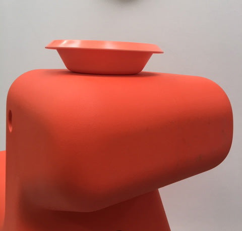 Diep bord van Alessi Giro kinderservies in oranje.