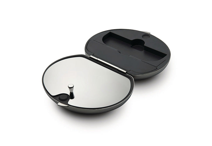 Alessi Taboo tabaksdoos, open met mooie spiegeldeksel, zwart