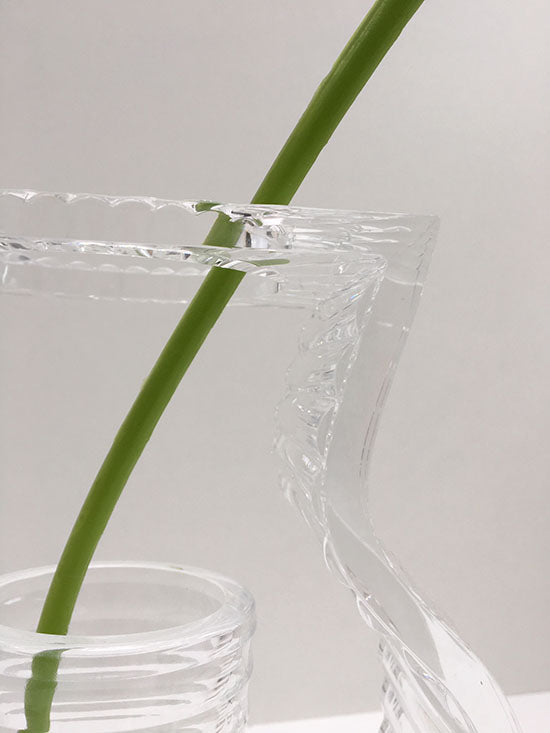 Kartell I Shine vaas in helder PMMA, detail van geribbelde rand