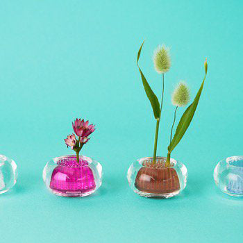 Michi-Kusa vases side by side in brown, pink and other colours