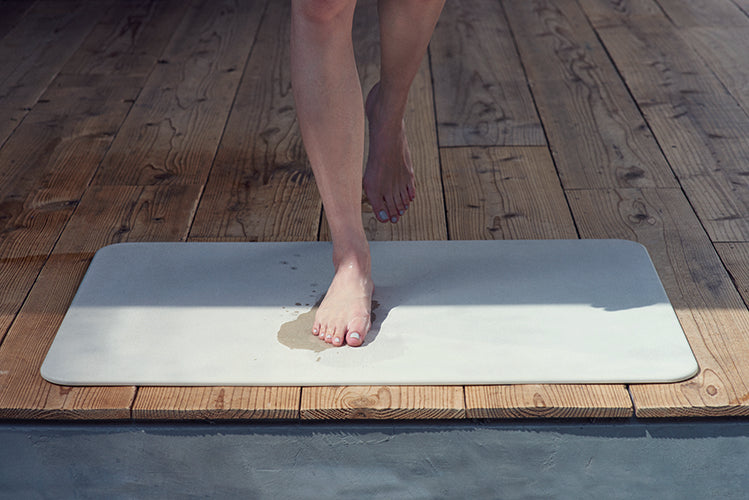 Soil bath mat Light, Japanese mat in use with wet base on it