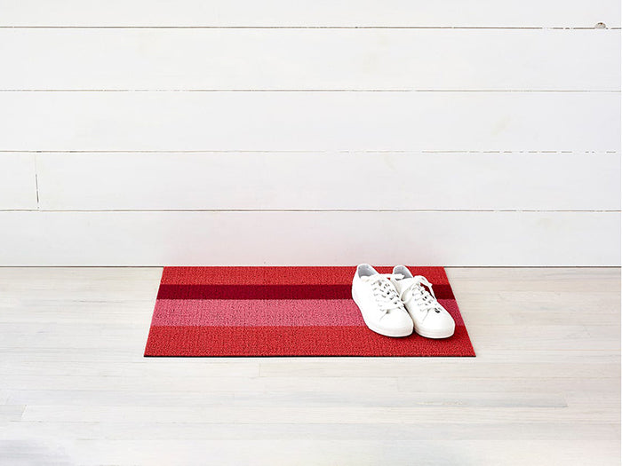 Chilewich deurmat Bold Stripe Punch, 46 x 71 cm, rood met streepmotief