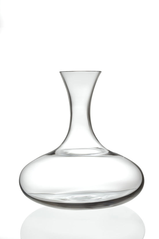 Lege karaf van glas, transparant met brede ronde bodem