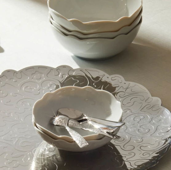 Alessi Dressed kommetje, gestapeld exemplaar op bijpassend bord, ontwerp Marcel Wanders