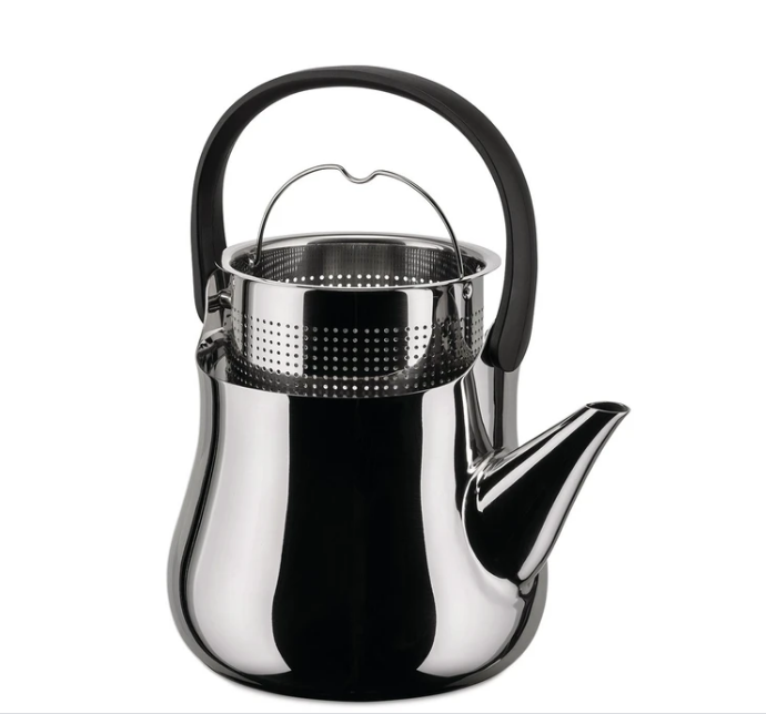 Theepot ITSUMO van Alessi, ontwerp Naoto Fukasawa, in gepolijst roestvrij staal met zwart handvat.