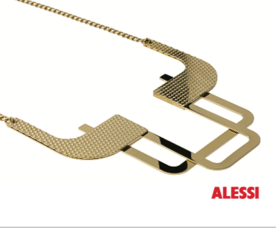 Trama halsketting van Alessi, gouden band met geometrisch patroon, vooraanzicht