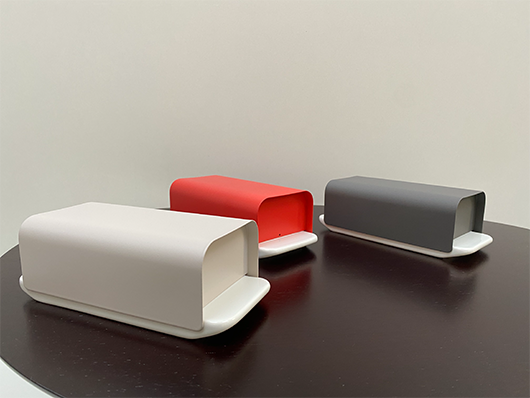 Mattina butter dishes in white, red and anthracite side by side