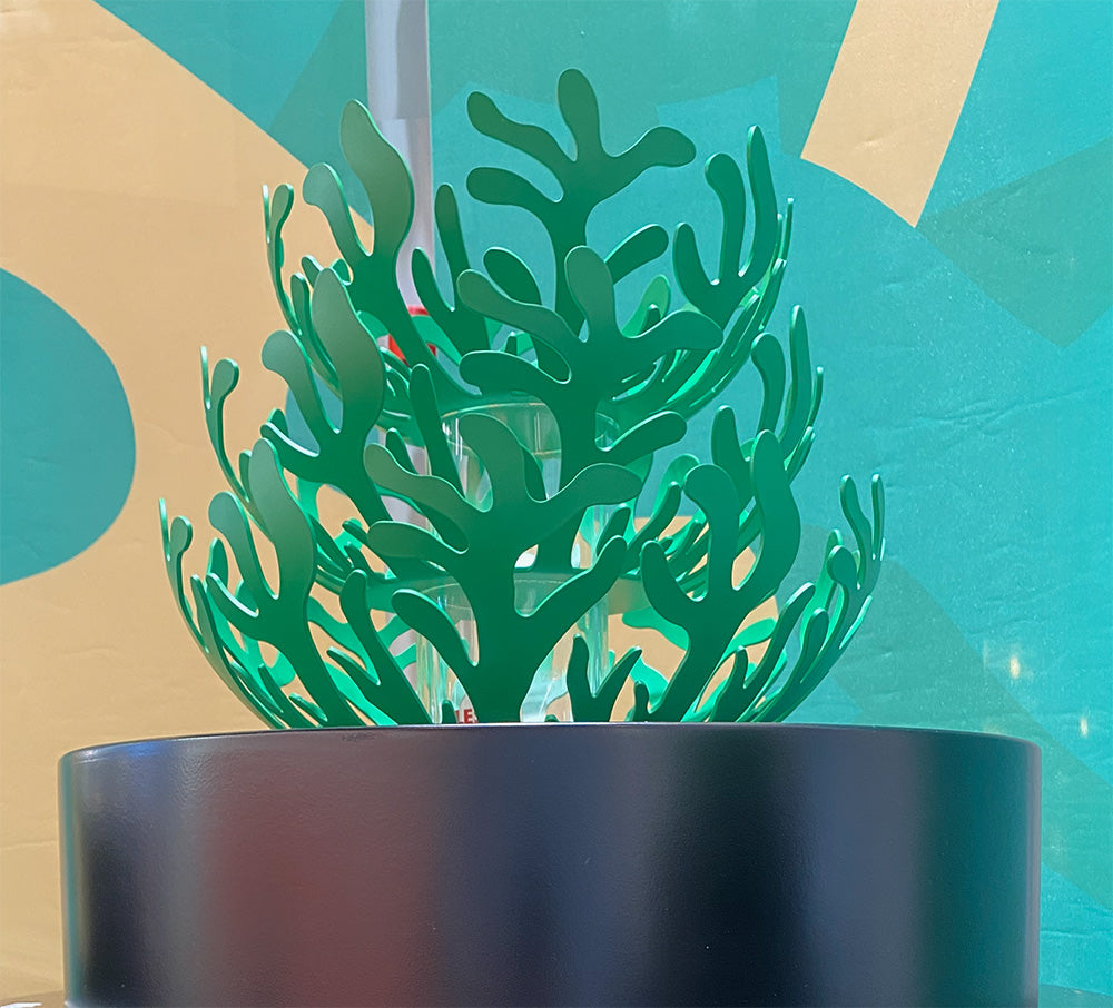 Detail van de open koraalvorm van de Mediterraneo fruitschaal in groen.