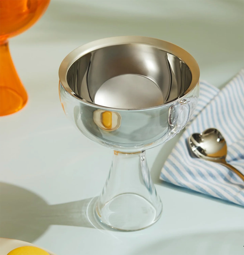 Alessi Big Love ijscoupe met rvs kommetje, helder glas, ijslepel op de rand
