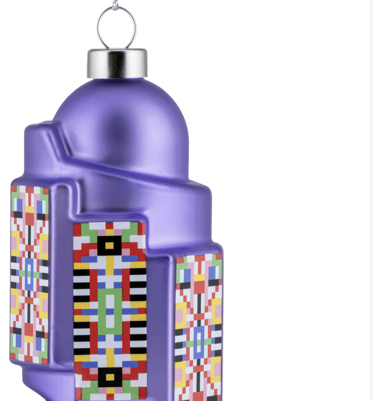 Detail of Christmas bauble Holyhedrics, dome-shaped top with light-catching pattern
