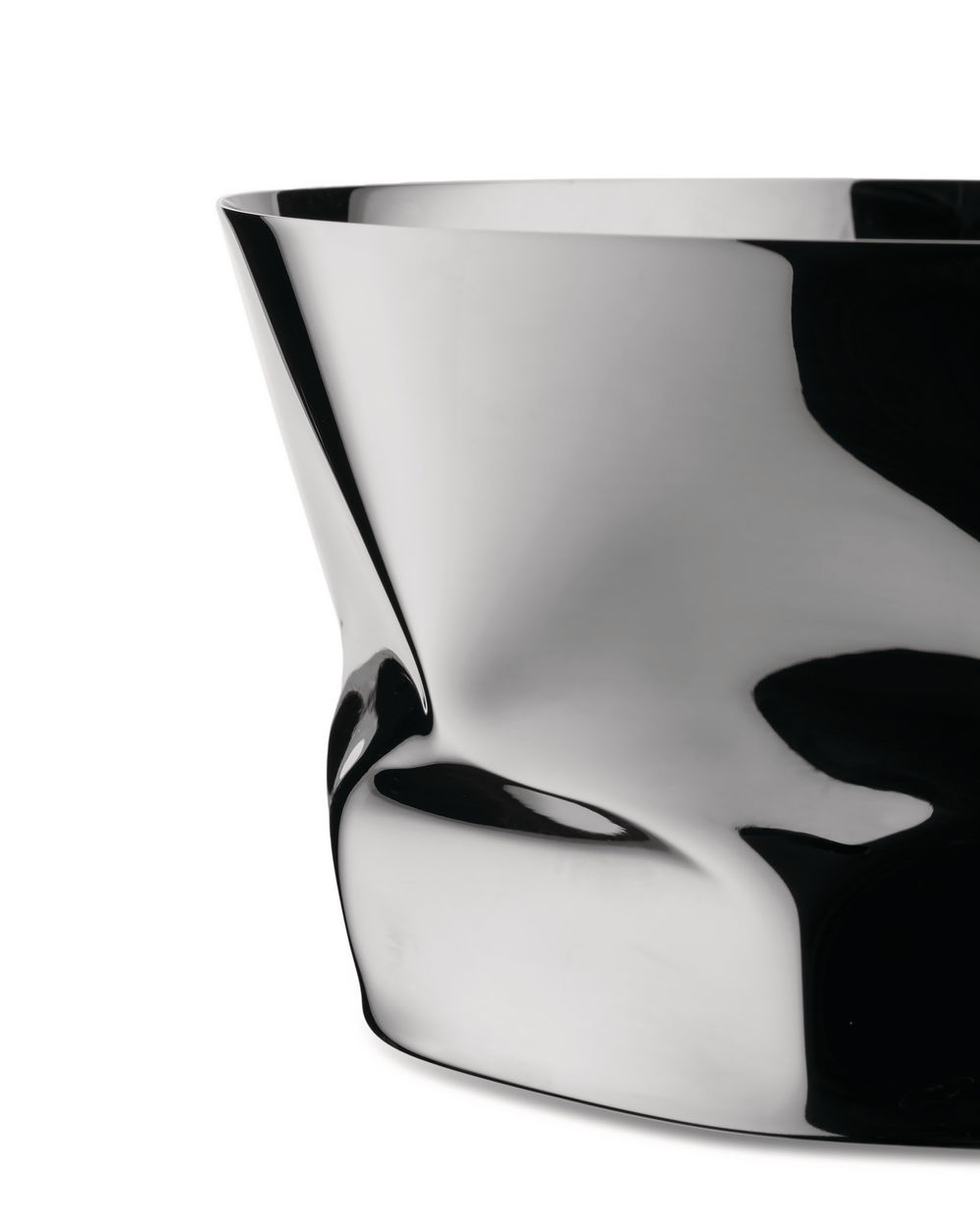 Detail van de geplooide vorm van de Compressioni Klein mand