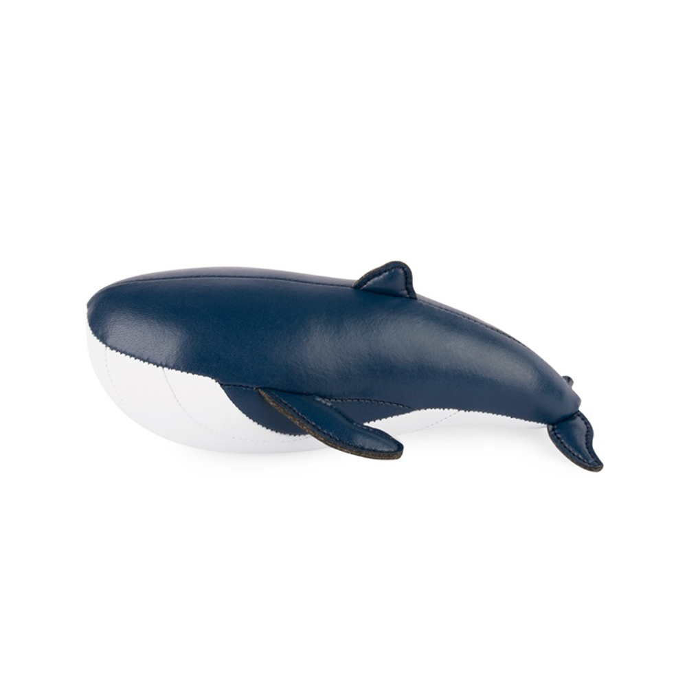 Zuny paperweight in walvisvorm, blauwe kunstleder, zijaanzicht