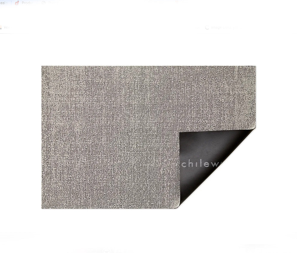Chilewich deurmat Utility in grijs, met omgevouwen hoek en vinyl onderlaag