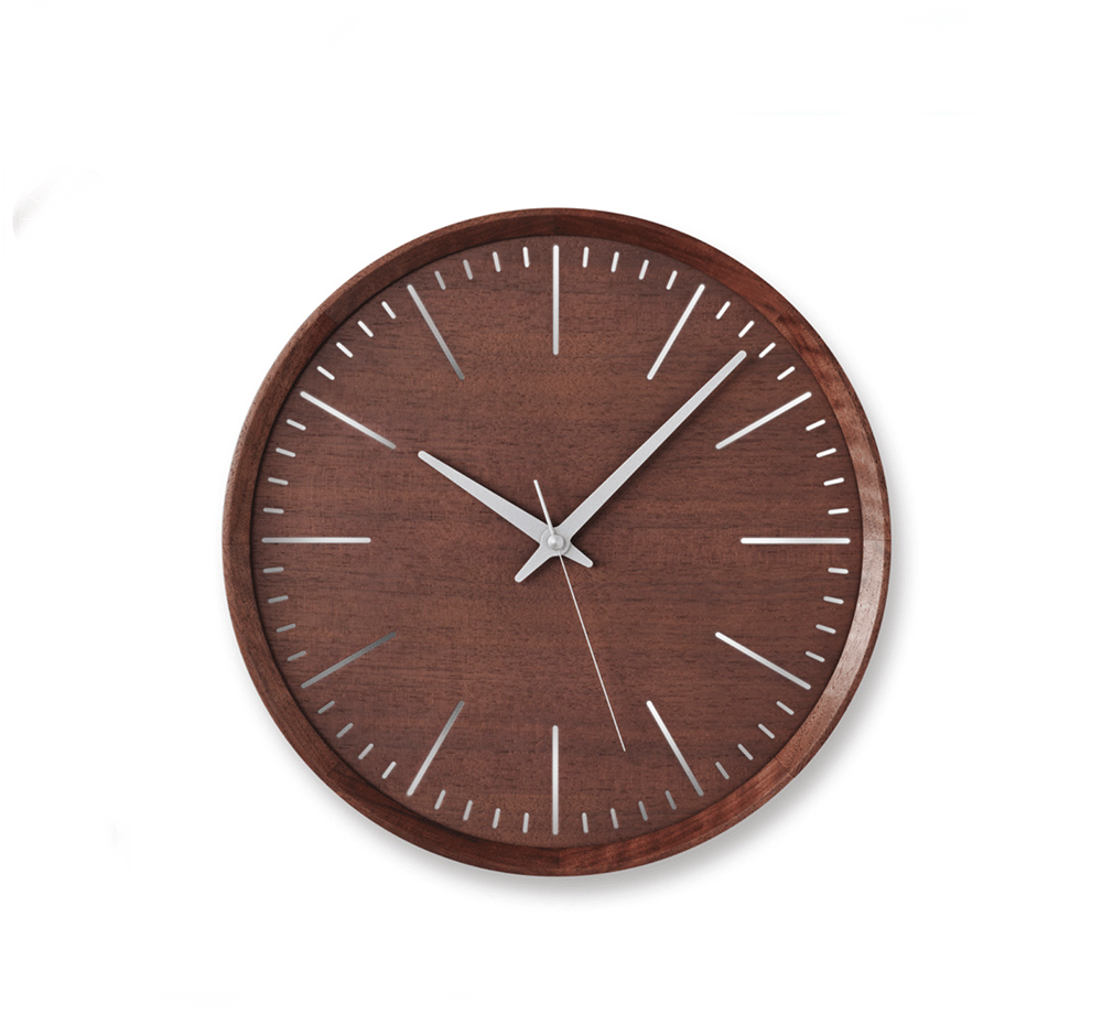 Lemnos Fluct wandklok van walnoot hout, ontwerp Daisuke Kitagawe