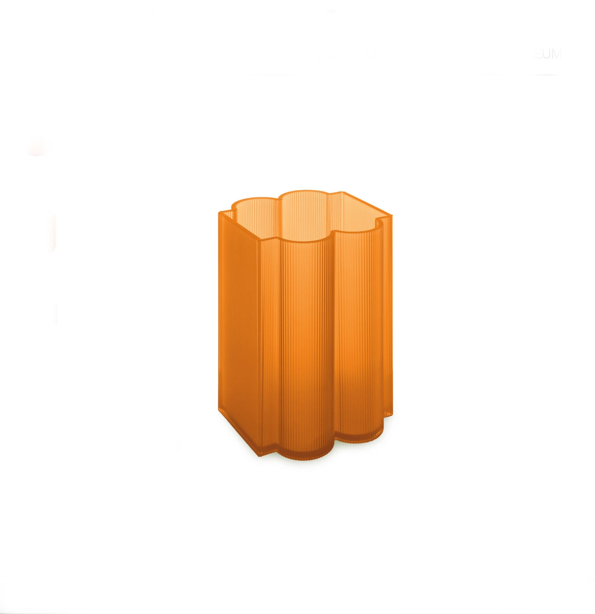 Vaas Kartell Okra Oranje Laag, zijaanzicht van de golvende structuur