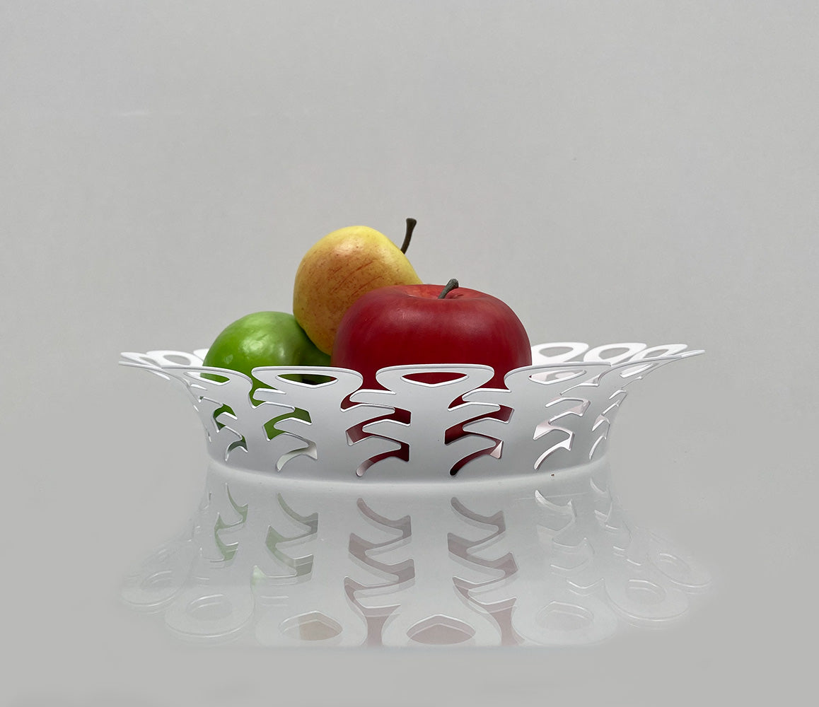 Vimini groot mand in wit, gevuld met fruit