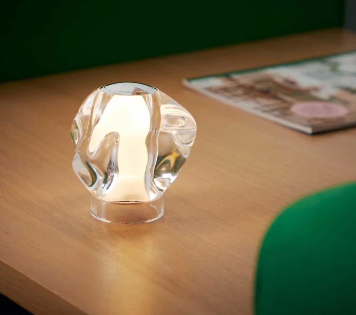 Loom Ice Ball lichtobject in helder glas, brandend, bovenaanzicht