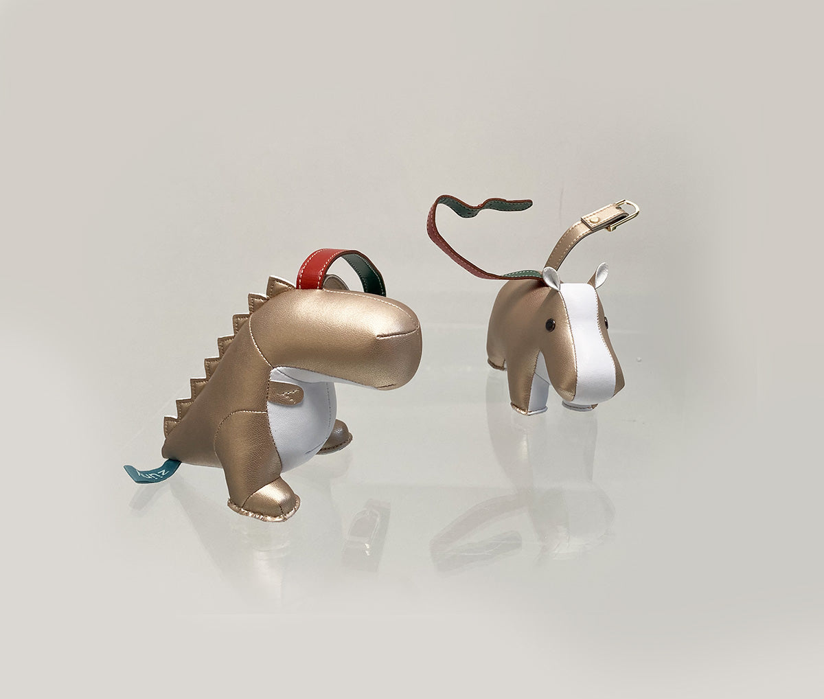 Zuny Mini-Hippo kerstjanger en Dino Bobo, achteraanzicht