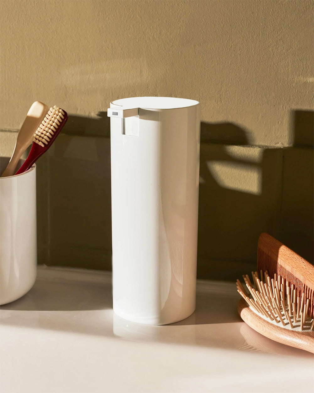 Alessi Birillo hoge zeepdispenser met drukdeksel, wit, ontwerp Piero Lissoni