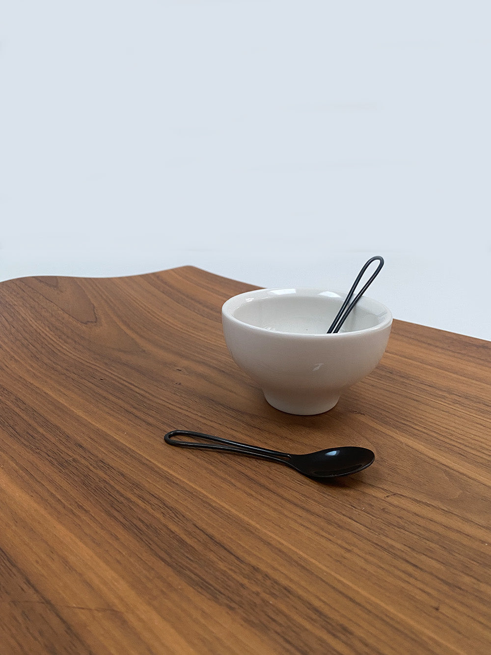Alessi Jade koffie kopje in japanse stijl, met zwarte espressolepel