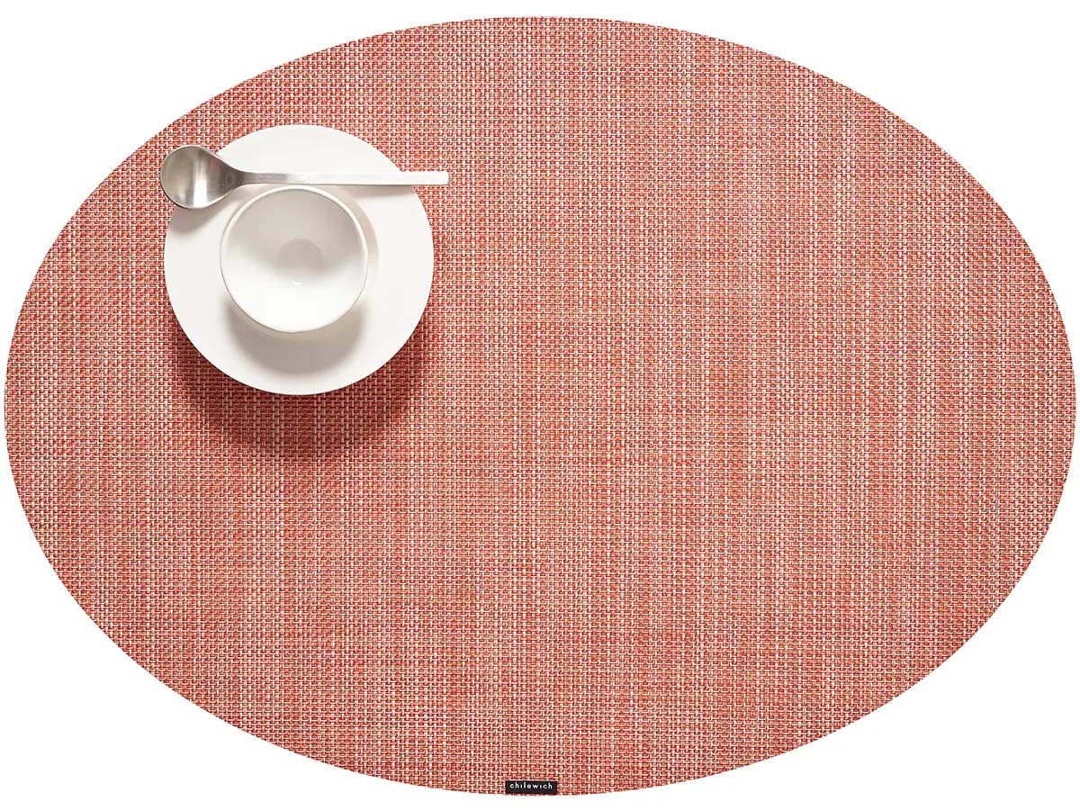 Ovale placemat Chilewide Mini Basketweave in de kleur clay, met fijne geweven structuur