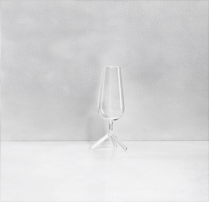 Alessi kleine vaas met driepootvoet, helder glas, ontwerp Mart van Schijndel
