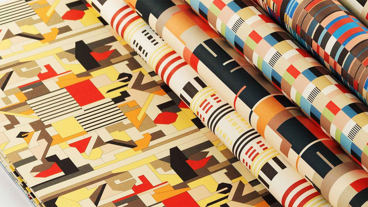 Detail van het bauhaus-inpakpapier, rood, geel en zwart geometrisch patroon