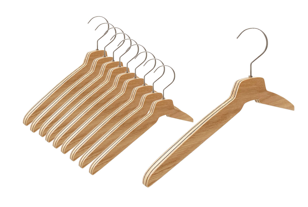 Radius Anzio kledinghangers eiken, ontwerp Tobias Grau, set van 10