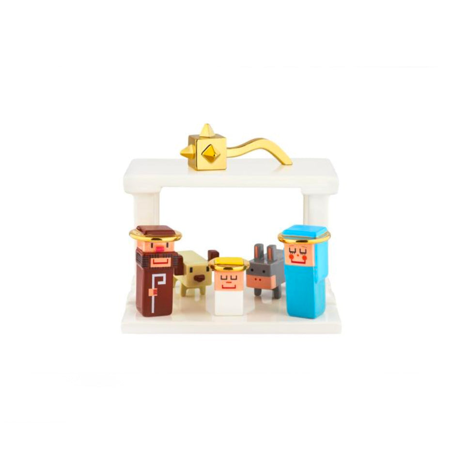 Kerststal met porseleinen beeldjes en gouden ster, Alessi Miracolata serie.