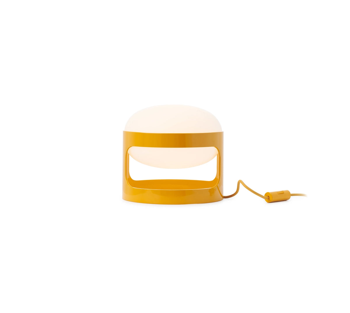 Kartell tafellamp KD28 in mosterdgeel, met stoffen snoer en dimmer in dezelfde kleur