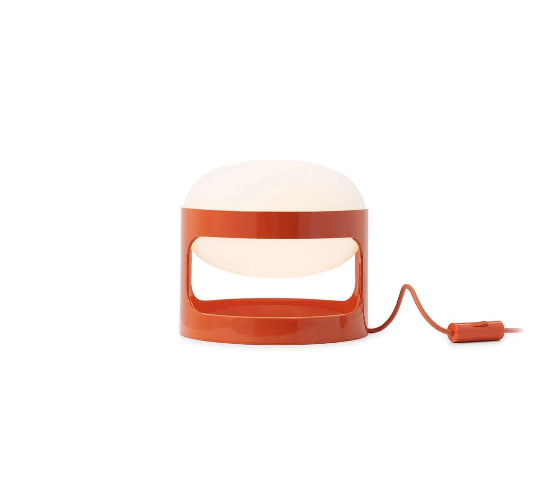 KD28 tafellamp van Kartell, oranje voet, ontwerp Joe Colombo