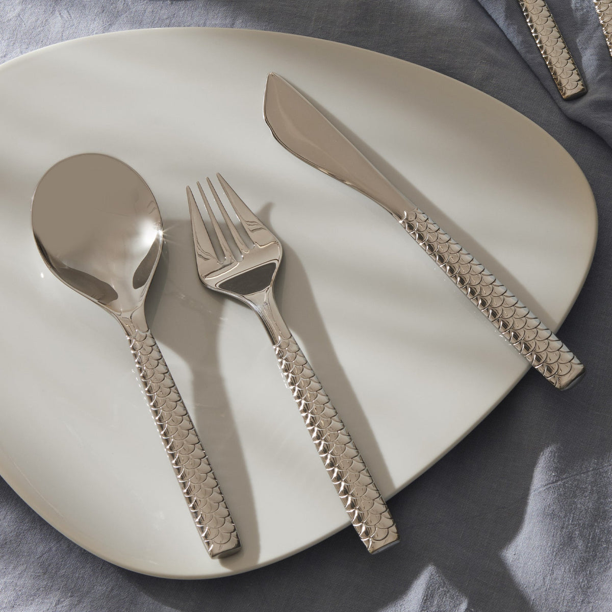 Alessi Colombina Fish vismes FM23/18 op tafel