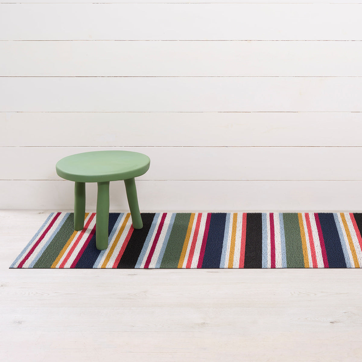 Chilewich Shuffle Stripe Petunia als runner van 61 x 183 cm