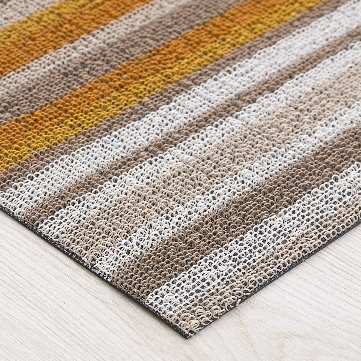 Chilewich Horizon Stripe Desert als utility mat van 61 x 91 cm