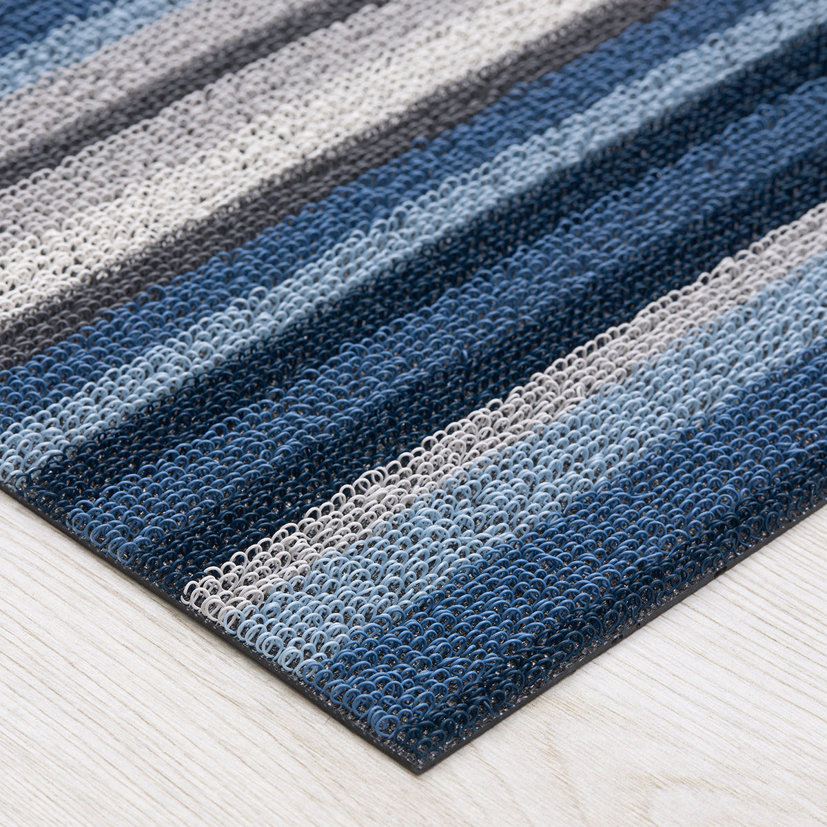 Chilewich Horizon Stripe Deep Sea als utility mat van 61 x 91 cm