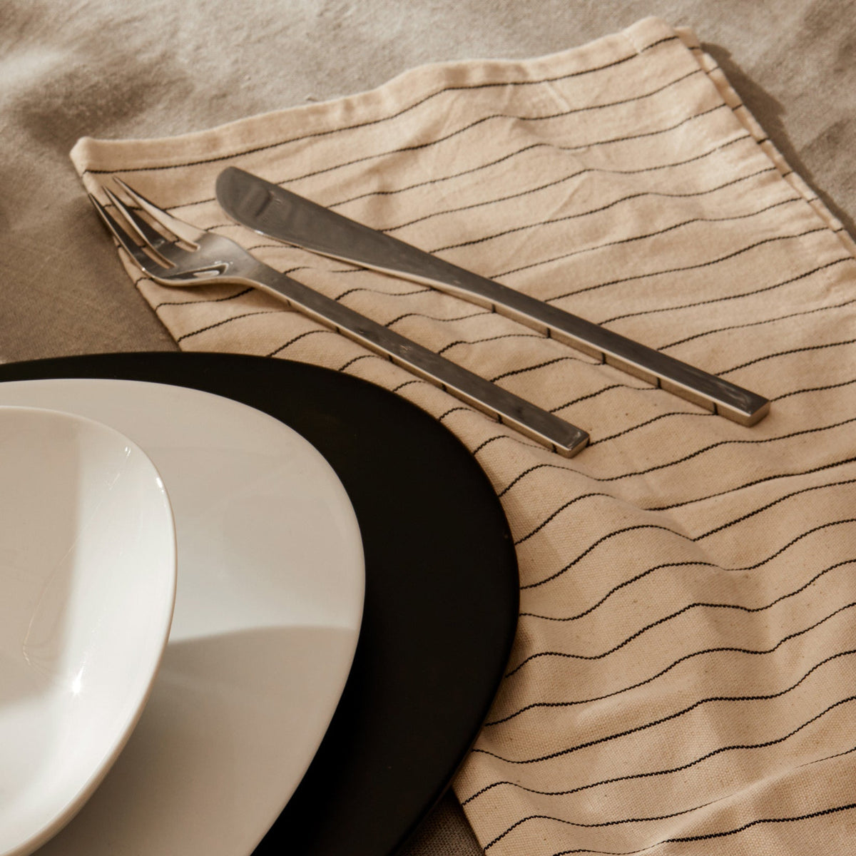 Alessi Colombina dessertmes FM06/6 op tafel